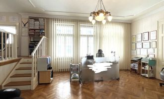            Stilaltbau beim Währinger Park - sehr schöne 3-Zimmer Wohnung mit kleiner Loggia
    