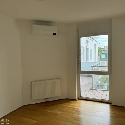 3 Zimmerwohnung mit Klimaanlage, Balkon und Garagenstellplatz - Bild 3