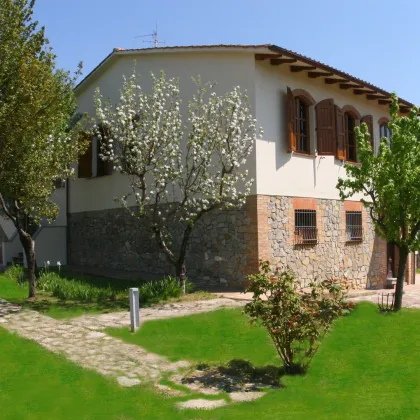 ---TYPICAL TUSCANY VILLA WITH PANORAMIC VIEWS--- - Bild 2