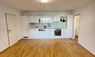 Frisch sanierte 3 Zimmer Neubau-Wohnung mit Loggia