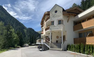 Leben Sie Ihren Traum: Wunderschönes Alpen-Hotel vor den Toren der Schweiz, bei Samnaun, um € 2,95 Mio.