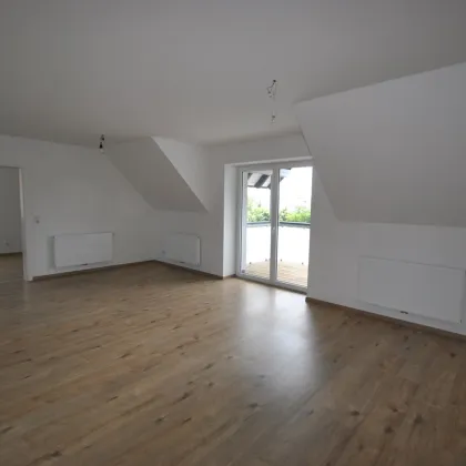 Wunderschöne Dachgeschosswohnung mit Balkon in Neunkirchen zu mieten! - Bild 3