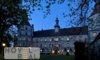 Prächtiges Renaissanceschloss mit traumhaftem Park in malerischer Landschaft