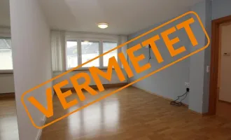 * * * VERMIETET * * * Singelwohnung im Zentrum von Neuhofen