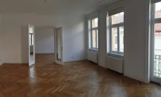 Ruhige Luxus-Altbauwohnung mit zwei Loggien und Grünblick