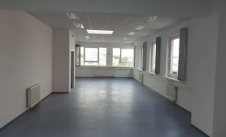 Büro in modernem Gewerbeobjekt