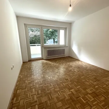 Wohnen mit Aussicht ins Grüne! Oed/Bindermichl 2-Raum-Wohnung mit Loggia! Ab sofort! - Bild 3