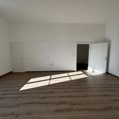 Großzügige 3-Zimmer Wohnung in Welser Toplage zu vermieten! Zentral gelegen mit perfekter (auch öffentlicher) Verkehrsanbindung! - Bild 2