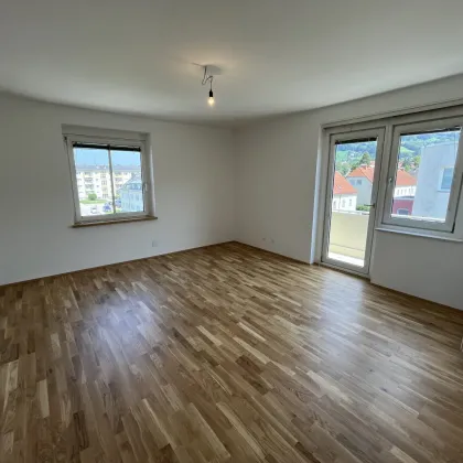 Wohntraum mit ländlichem Charme in der wunderschönen Pyhrn-Priel Region! Neu sanierte 3-Zimmer Wohnung mit Balkon in zentraler Lage! - Bild 2