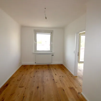 Erstbezug nach Sanierung! Tolle 2-Zimmer Wohnung mit Loggia! Perfekte Lage! - Bild 3