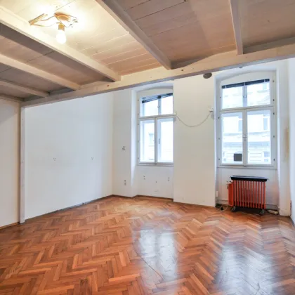 IDEALE KLEINWOHNUNG IN SCHÖNEM ALTBAU - 1,5 ZIMMER-WOHNUNG (SANIERUNGSBEDÜRFTIG) - Bild 3