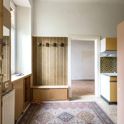 Sanierungsbedürftige Altbauwohnung | ca. 3,50 m Raumhöhe |  Zimmer/Schlafzimmer in den Innenhof gerichtet - Bild 3