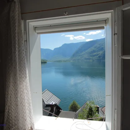 Herrliche Lage über den Dächern von Hallstatt mit See- und Bergblick - Bild 3