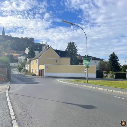 Güssing: Wohnhaus mit Blick auf die Burg und schönem Garten - tolle Infrastruktur! - Bild 3