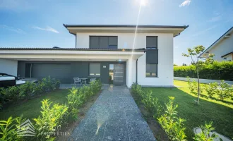 Modernes Einfamilienhaus mit Garten in Ruhelage