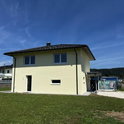 Exklusives Einfamilienhaus in ökologischer Massiv - Holzbauweise, 818m² großes sonniges Grundstück, im Sommer zu beziehen! - Bild 2