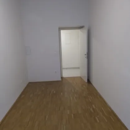 Unbefristete 2-Zimmer-Wohnung mit sehr guter Anbindung! - Bild 3