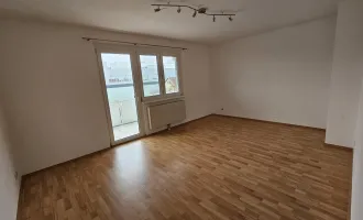 Unbefristete 3-Zimmer-Wohnung mit Loggia!