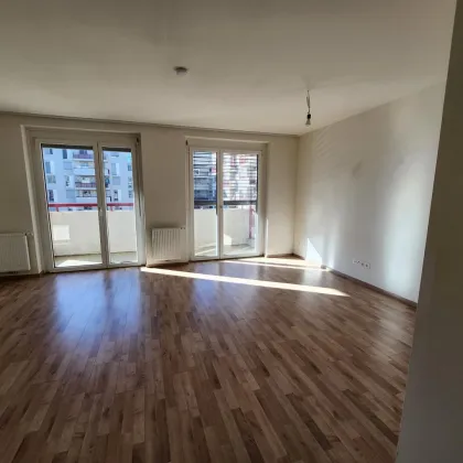 unbefristete 2-Zimmer-Wohnung mit Balkon - 3 Zimmer möglich! - Bild 2