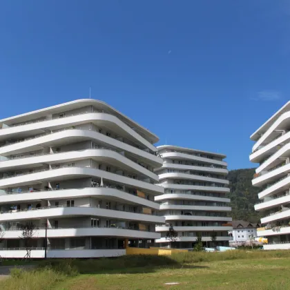 modern, geräumig und unbefristet: 2-Zimmer-Wohnung mit Balkon! - Bild 2