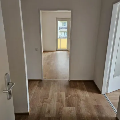 großzügige und unbefristete 3-Zimmer-Wohnung mit Loggia! - Bild 2