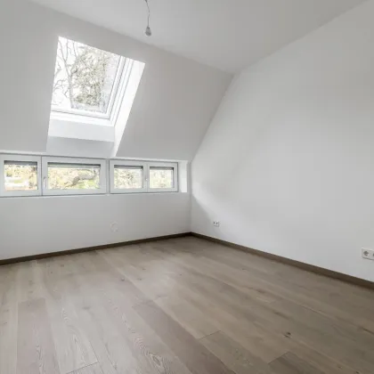 PROVISIONSFREI ERSTBEZUG 3-Zimmer-Dachgeschosswohnung mit Terrasse, Balkon, Erdwärme und Photovoltaik - Bild 2