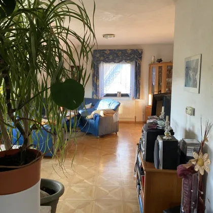 Tolles Einfamilienhaus mit Einliegerwohnung, Pool und viel Platz - Bild 3