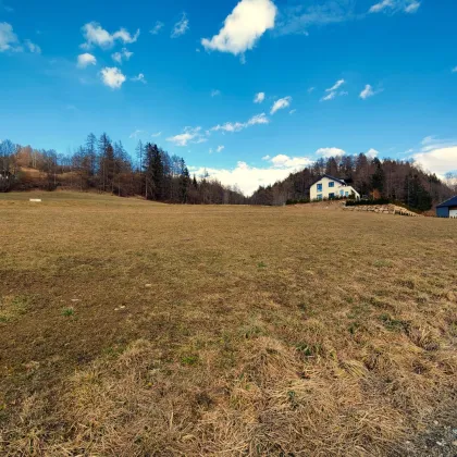 Leistbarer Wohn-Baugrund mit Fernblick. - Ortszentrum mit Infrastruktur fußläufig. - Ruhige Wohnlage. - Bild 2