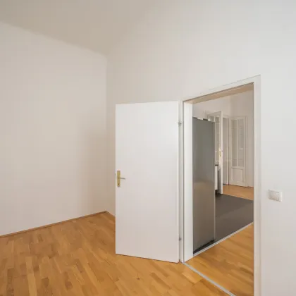 ++NEU++ Nette 3-Zimmer Altbau-Wohnung mit Einbauküche in toller Lage! - Bild 3