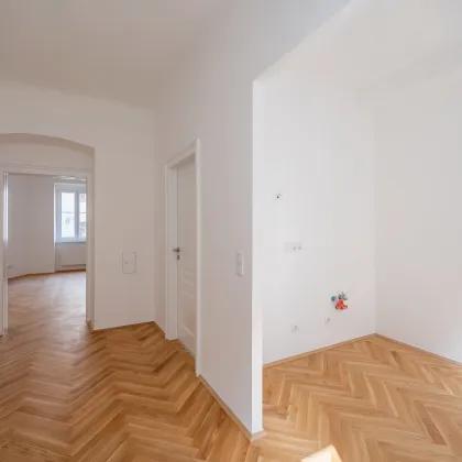 ++NEU++ TOP-sanierter 3-Zimmer Altbau-ERSTBEZUG-Blick ins Grüne-komplett hofseitig! - Bild 2