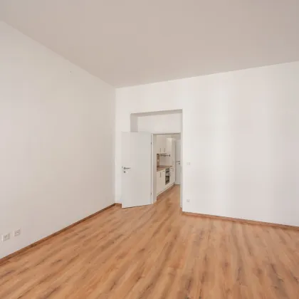 ++NEU++ Sanierte 2-Zimmer Altbau-Wohnung mit Balkonoption in toller Lage! AirBnB laut WEV erlaubt - Bild 2