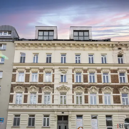 ERSTBEZUG // 3 ZIMMER DACHGESCHOSSWOHNUNG MIT BALKON +  MODERNE MARKENKÜCHE MIT GERÄTEN // ERLACHPARK - Bild 3