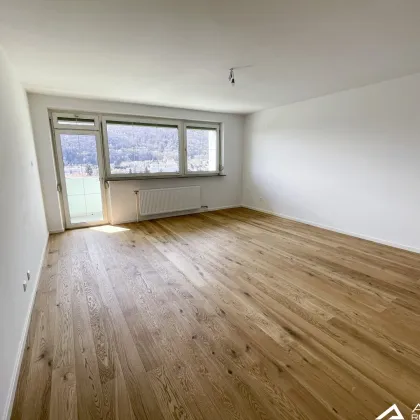 PROVISIONSFREI!! ERSTBEZUG nach Sanierung! Perfekte 4 Zimmer Wohnung mit Loggia + Parkplatz! - Bild 2