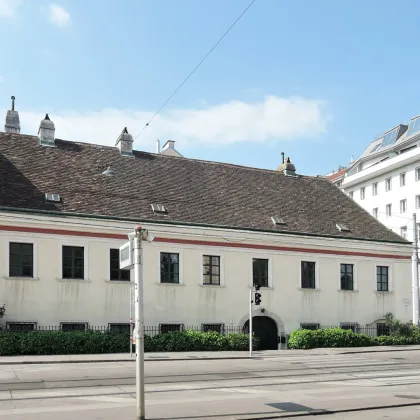 Exklusives Wohnen in historischem Glanz: Stadthaus mit Innenhof, Indoor Pool, Sauna und Weinkeller – Eine einzigartige Oase beim Augarten! - Bild 2