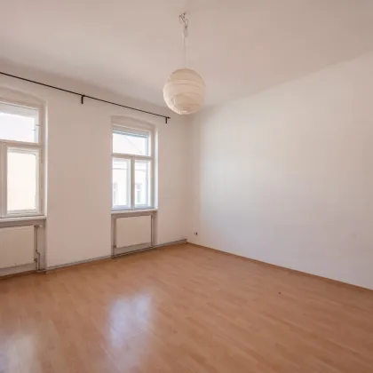 +++NEU+++ Sanierungsbedürftige 3-Zimmer Altbau-Wohnung - Bild 2