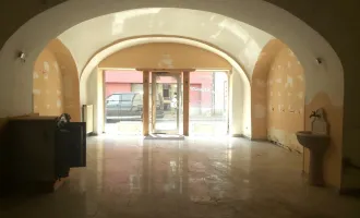 Unmöbliertes Geschäftslokal mit ca. 130 m² Nutzfläche im Zentrum von Bruck/Mur zu mieten !