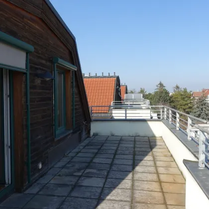 Sonnige Dachgeschoß-Maisonette mit 2 Terrassen und herrlichem Weitblick - Nähe U-Bahn. - Bild 2