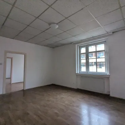 ++NEU++ Sanierungsbedürftige 3-Zimmer Altbau-Wohnung mit viel Potenzial! - Bild 3