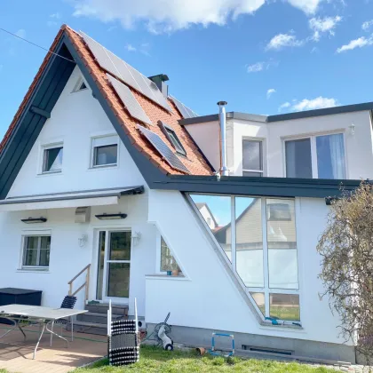 Großzügiges Einfamilienhaus mit Pool und Wellnessbereich - Bild 2