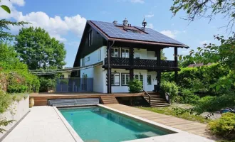 Wohnjuwel im Schweizer Chaletstil in Aussichtslage mit Salzwasserpool