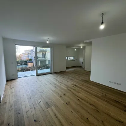 Neubau/Erstbezugs-Wohnung mit Balkon in Grünruhelage - Bild 2