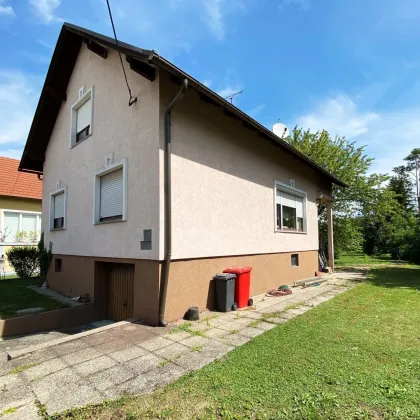 Grund mit ca. 2.305 m² | Sanierungsbedürftiges Haus | separate Doppelgarage | Wienerherberg - Bild 2