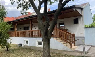 Einfamilienhaus mit atemberaubender Terrasse und einem Nebengebäude