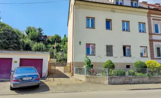 Neuer Preis! - Stadthaus mit 3 Wohneinheiten. - Vermietung möglich. - Eigen-Garten und Garagengebäude.