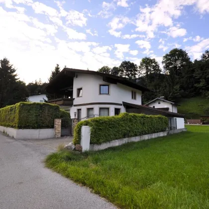 BREITENBACH AM INN - Idyllisches Einfamilienwohnhaus mit Garten, Terrasse, Balkon und überdachtem Grillplatz sowie sanierungsbedürftigen Pool - Bild 2