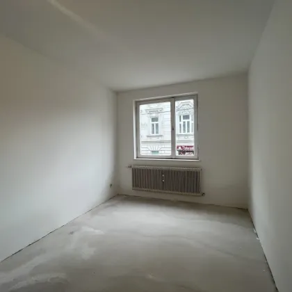 KIRCHSTETTERNGASSE - HELLE, PREISWERTE 3-ZIMMER WOHNUNG MIT KLEINER LOGGIA - Bild 3