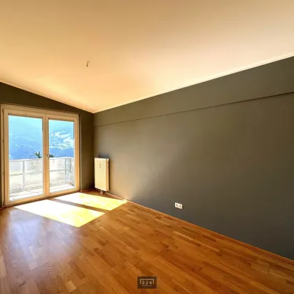 226 Immobilien | Dachgeschoss. 6 Zimmer. 3 Balkone. 3 TG-AP. Wohnen am Rande des Rosengartens PATSCH - Bild 2