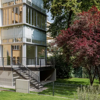 Luxusaltbauetage mit Terrasse, Eigengarten und Garage in historischer Stilvilla - Bild 3