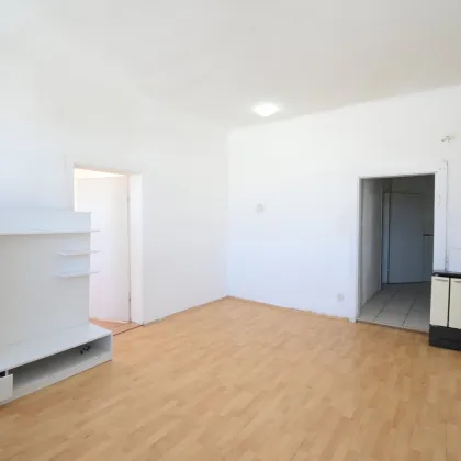 ++NEU++ Leistbare 3-Zimmer Altbau-Wohnung mit viel Potenzial! Toller Grundriss - Bild 3