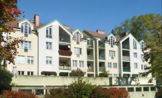 Südlich ausgerichtete 3-Zimmer-Wohnung mit Loggia und Carport im Zentrum